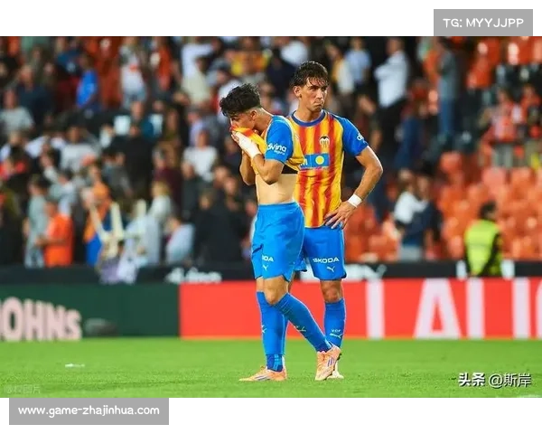 马赛中卫帕瓦尔助攻表现稳健，攻防两端均有贡献